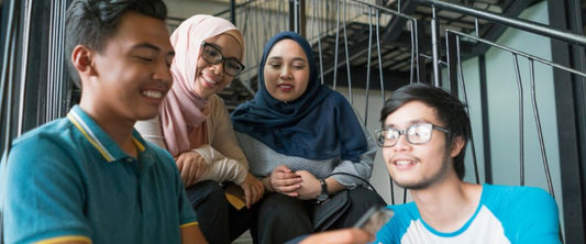 How Social Media Platforms Fuel Addiction in Malaysia